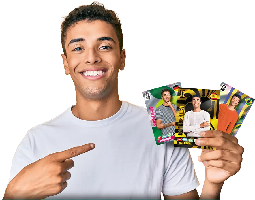 Cliente segurando suas figurinhas personalizadas Power-Up, Golden e Bandeira